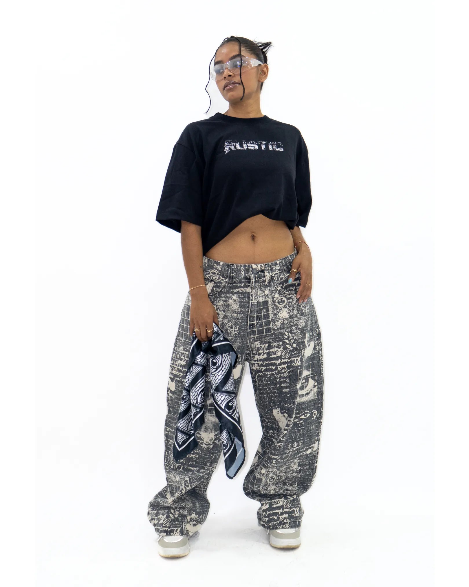 Camiseta SS1 R Iluminati Negra