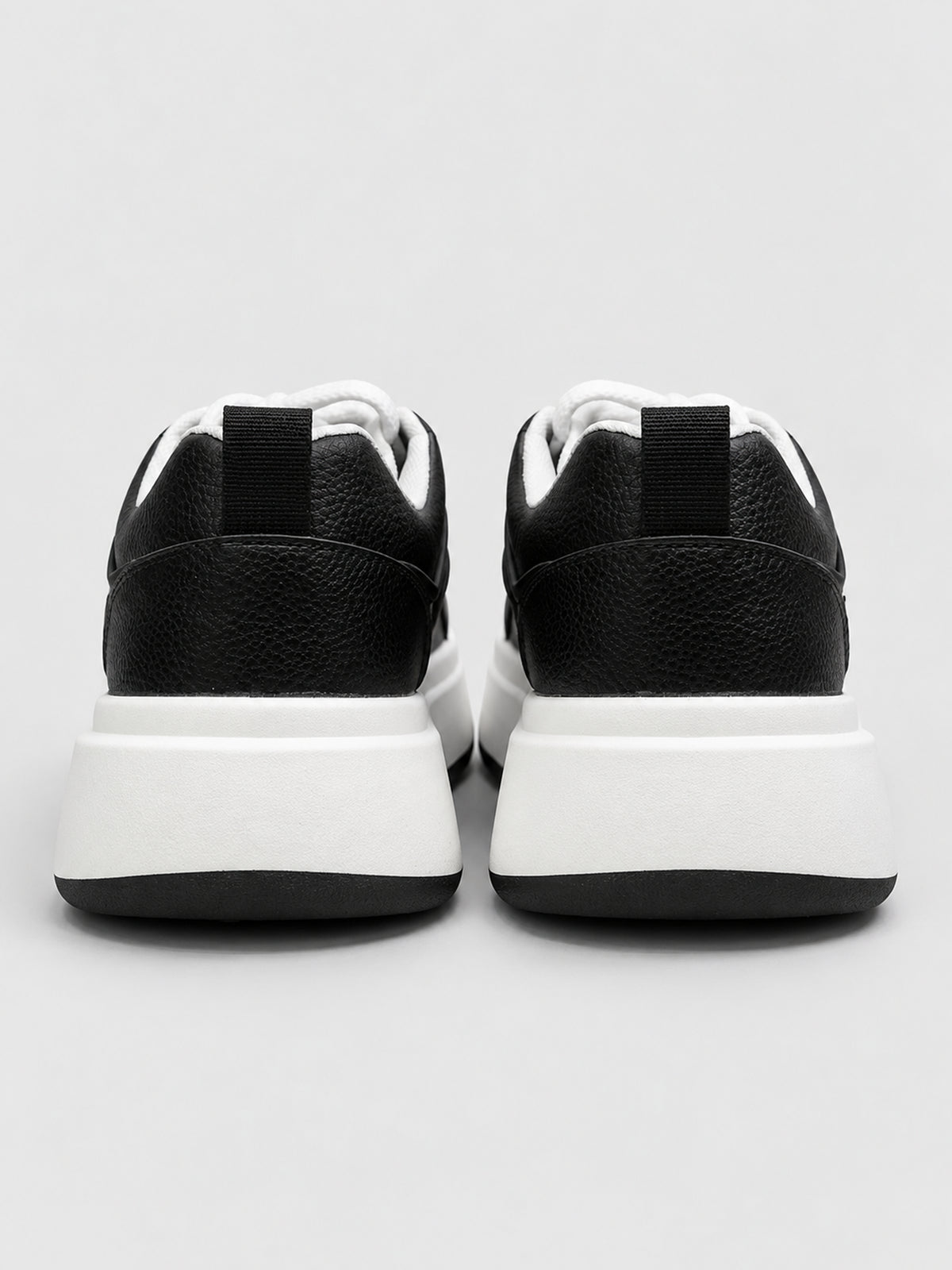 Tenis Urbanos Bicolor Blanco y Negro