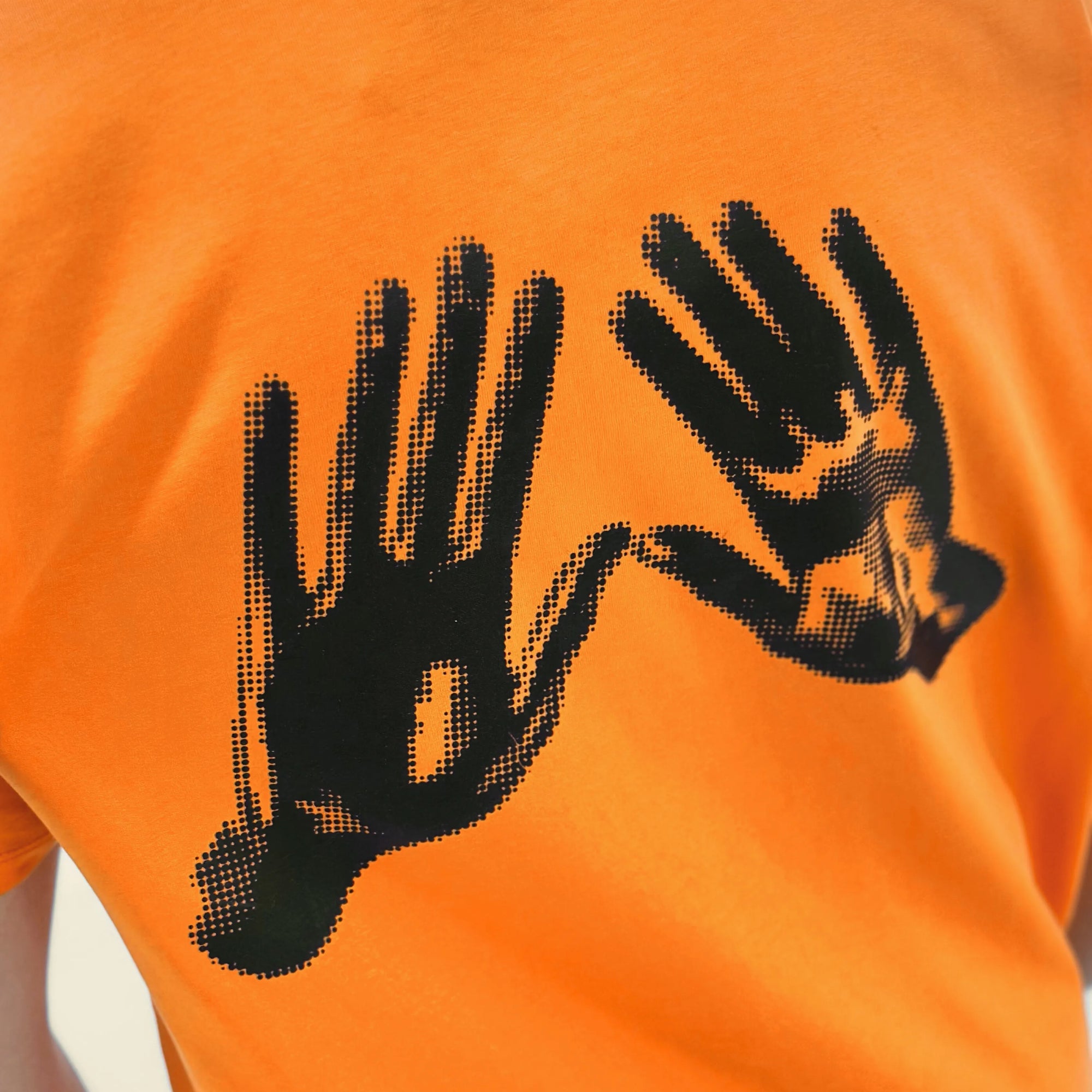 Camiseta Urbana Virtual Hands