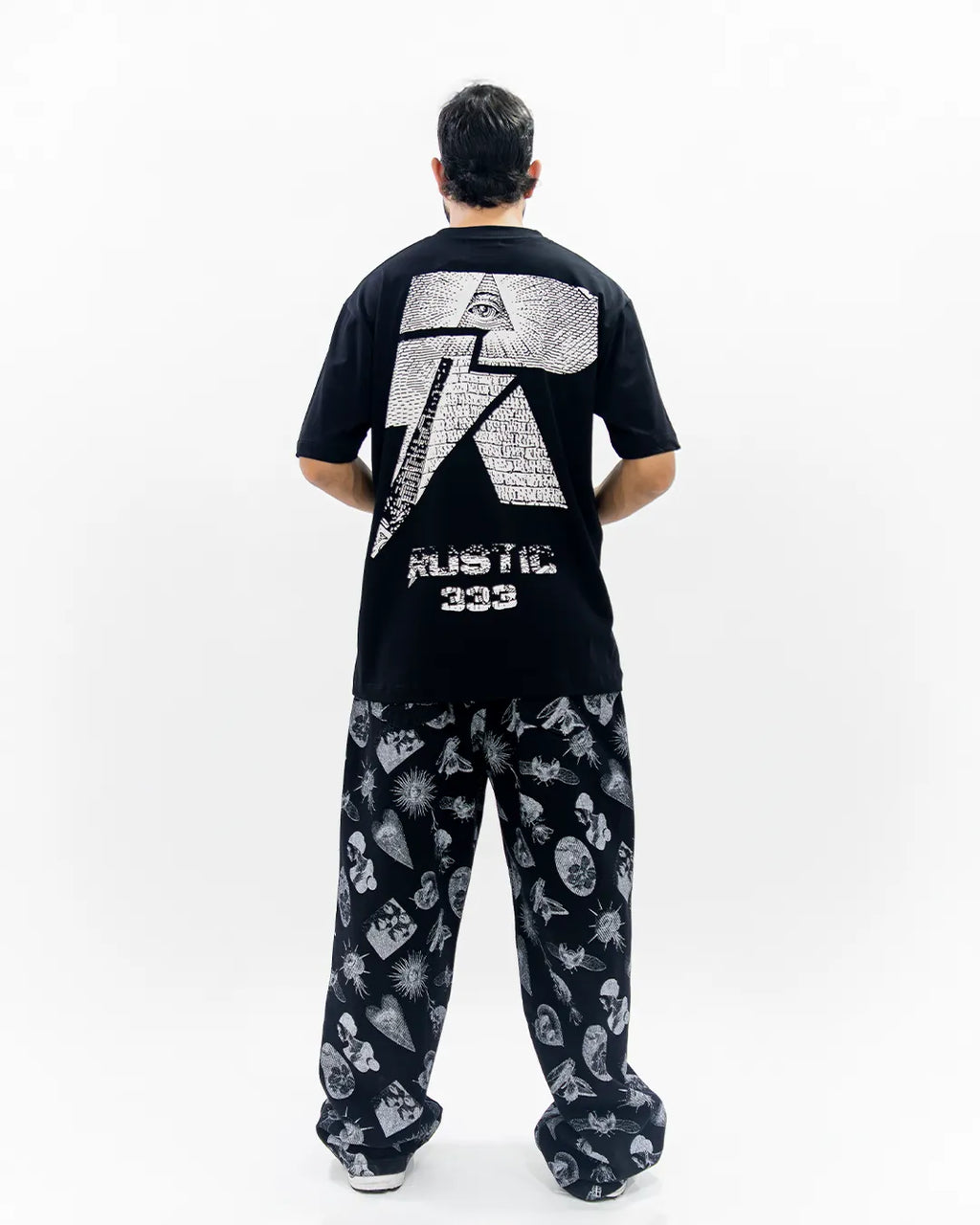 Camiseta SS1 R Iluminati Negra