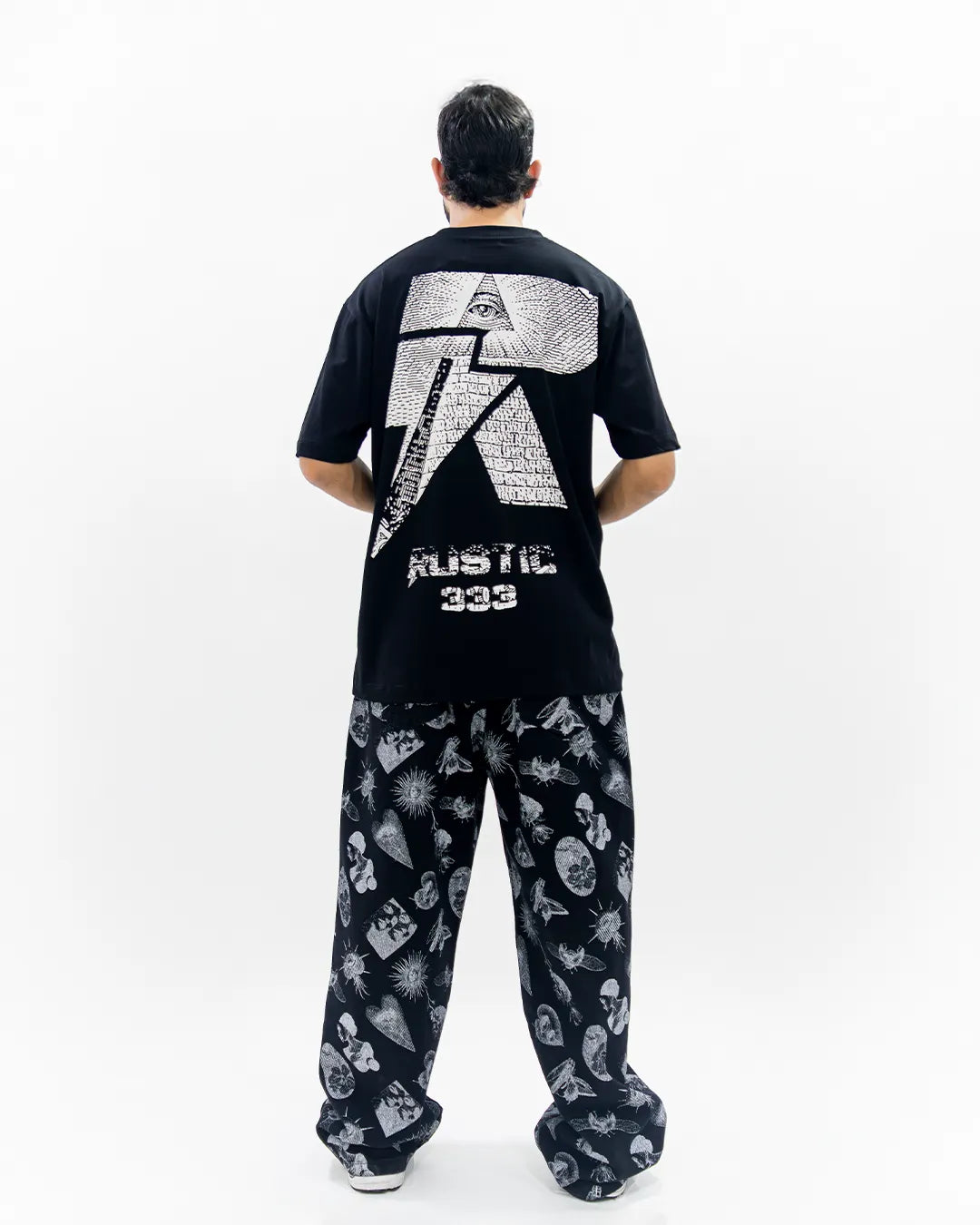 Camiseta SS1 R Iluminati Negra