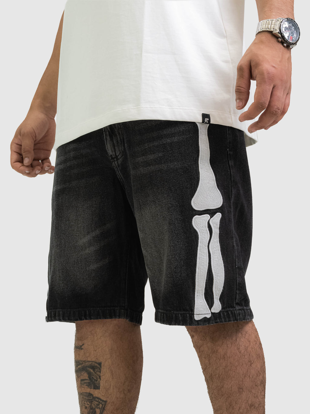 Bermuda de Jean Hombre – Negra con Aplique Óseo